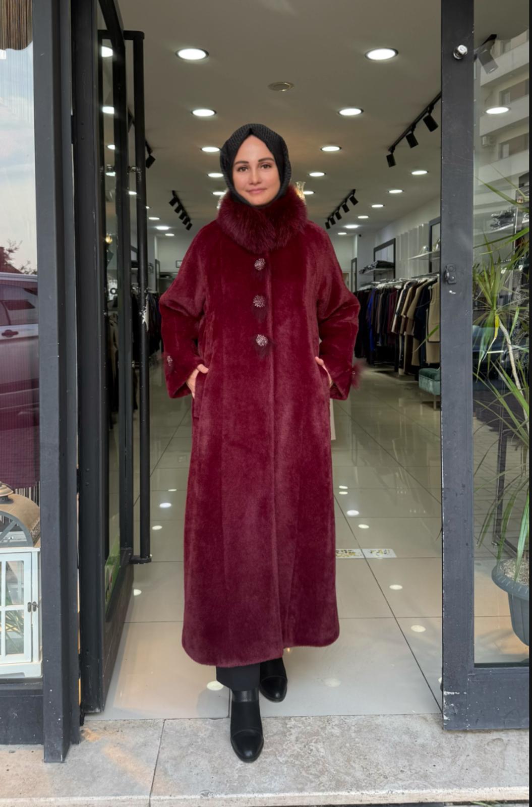 Kaban angora yaka kürklü ön ve kollarda boncuk işlemeli bordo