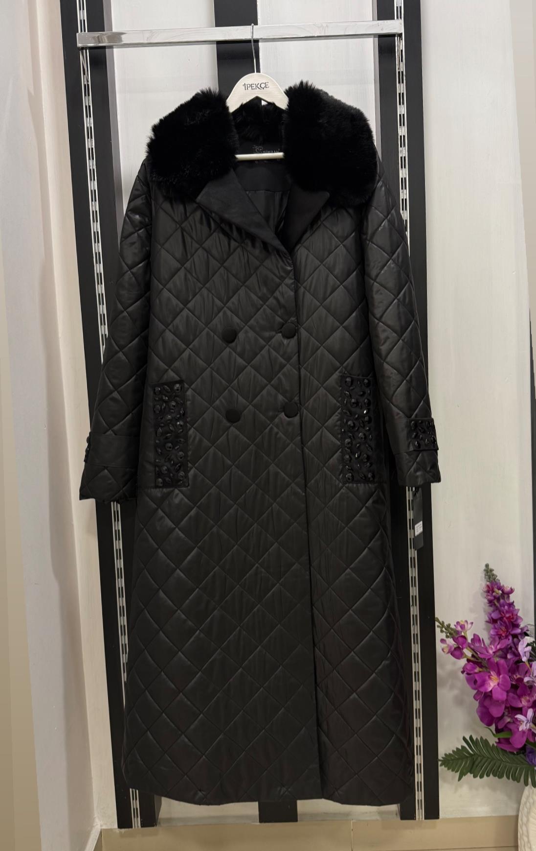 Şükran 36215 kapitone cepleri işlemeli mont