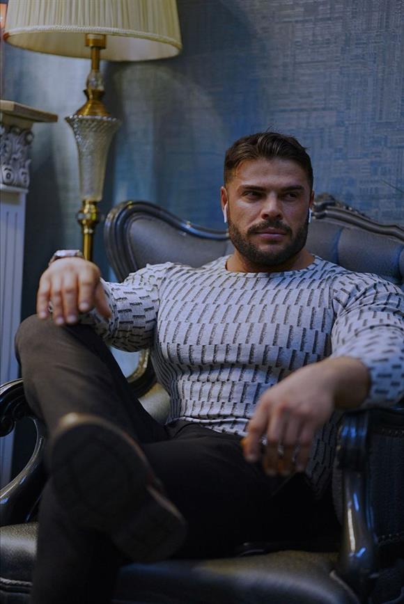 Mens Slim Fit Sweatshirt