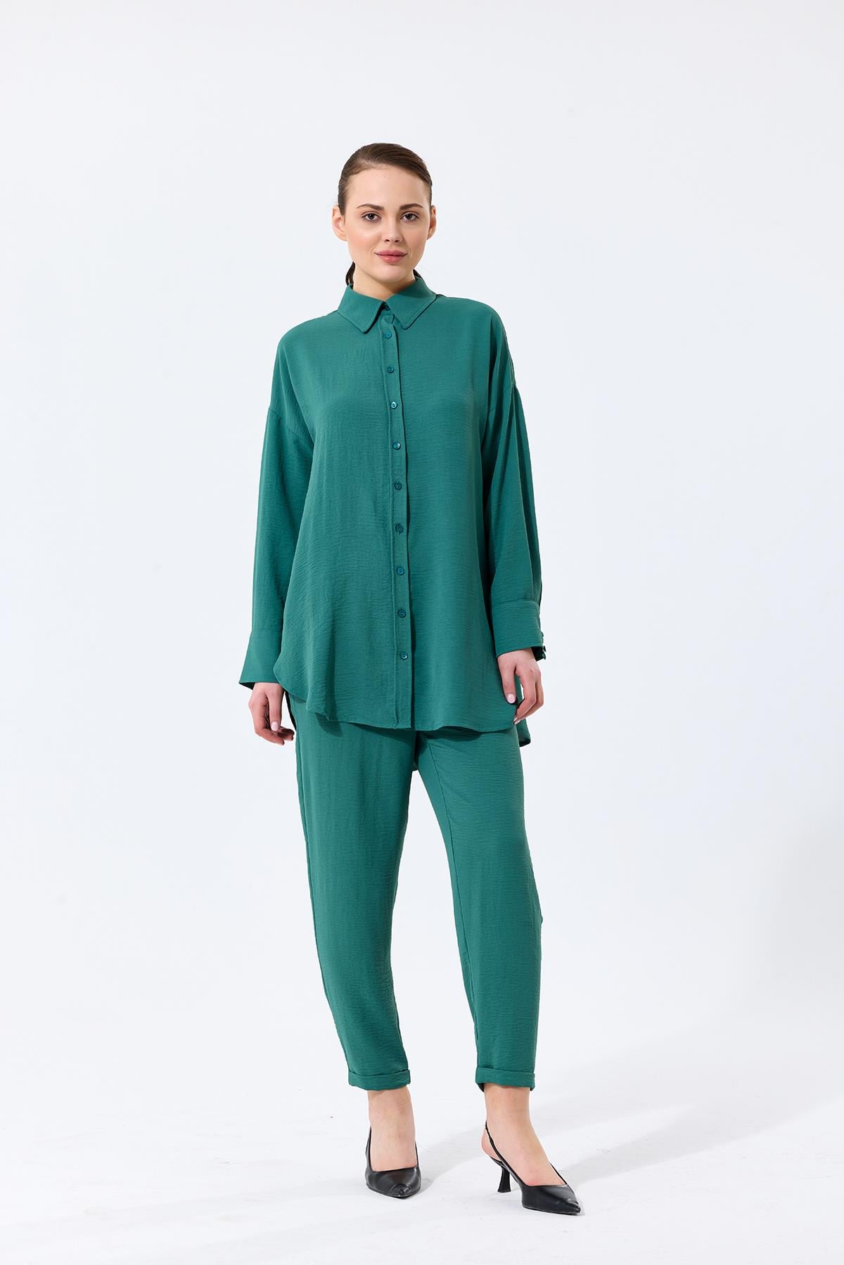Aerobin Kumaş Gömlek Yaka Düğmeli Dar Paça Pantolon Cep Detaylı Lotus İkili Takım Yeşil