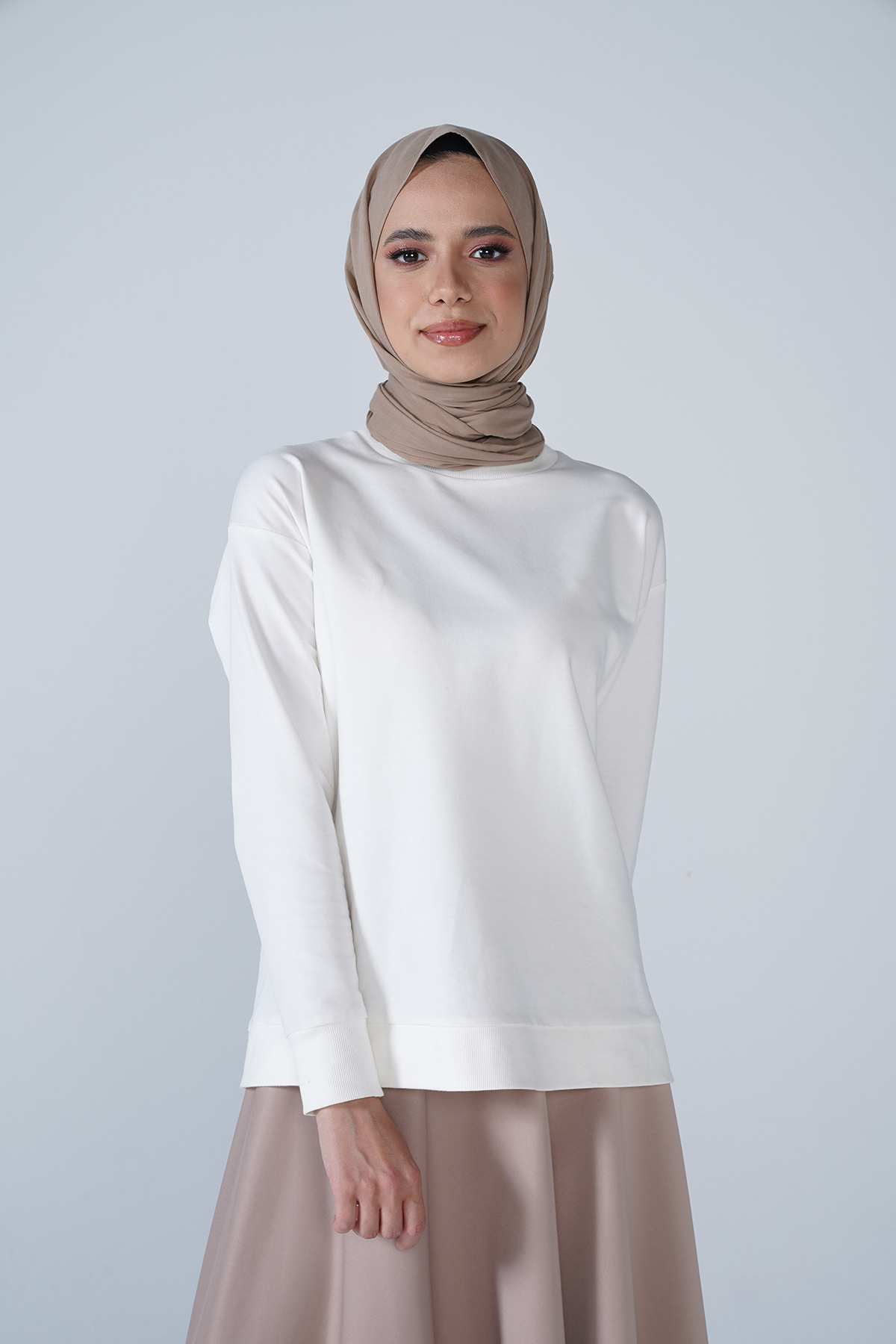 Bisiklet Yaka Basic İki İplik Sweat Ekru