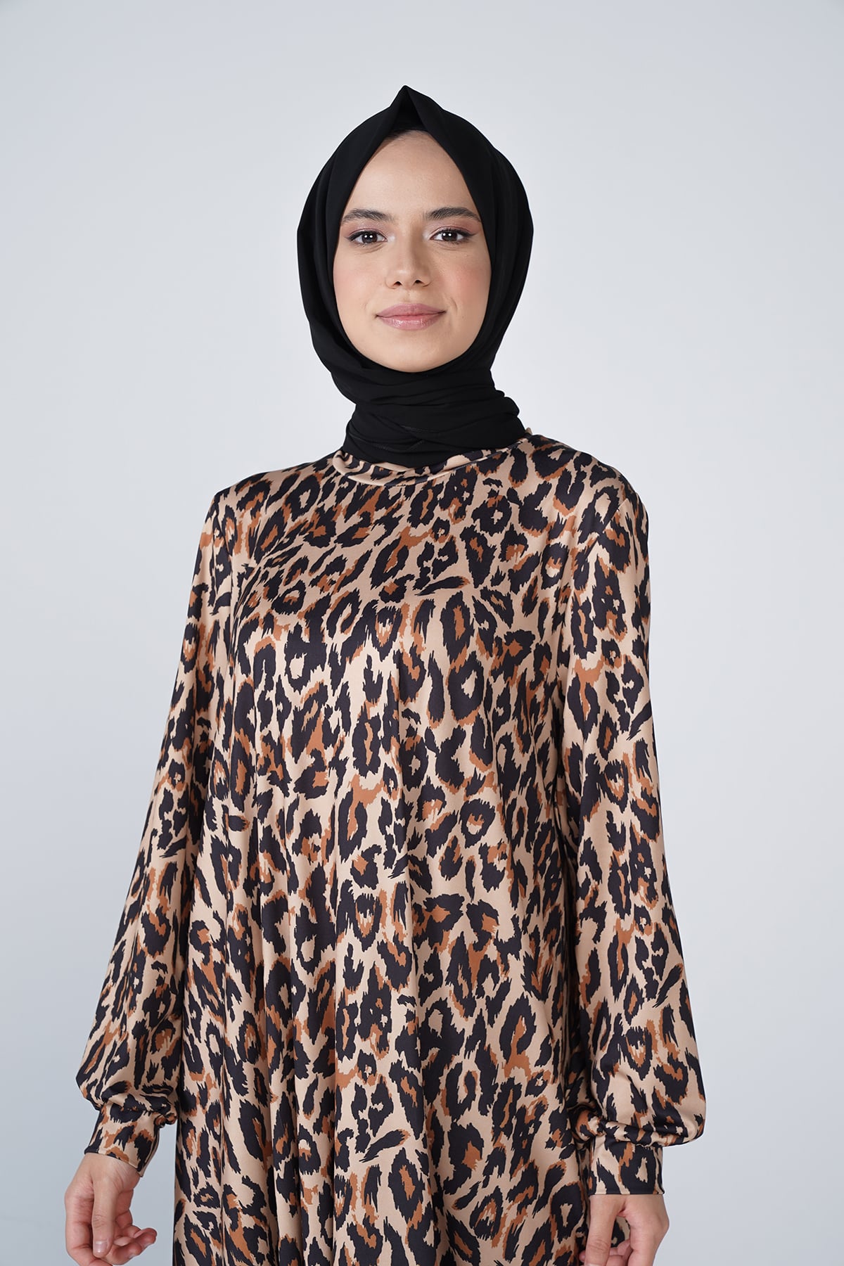 Leopar Desen Mikro Kumaş Uzun Vera Elbise Siyah