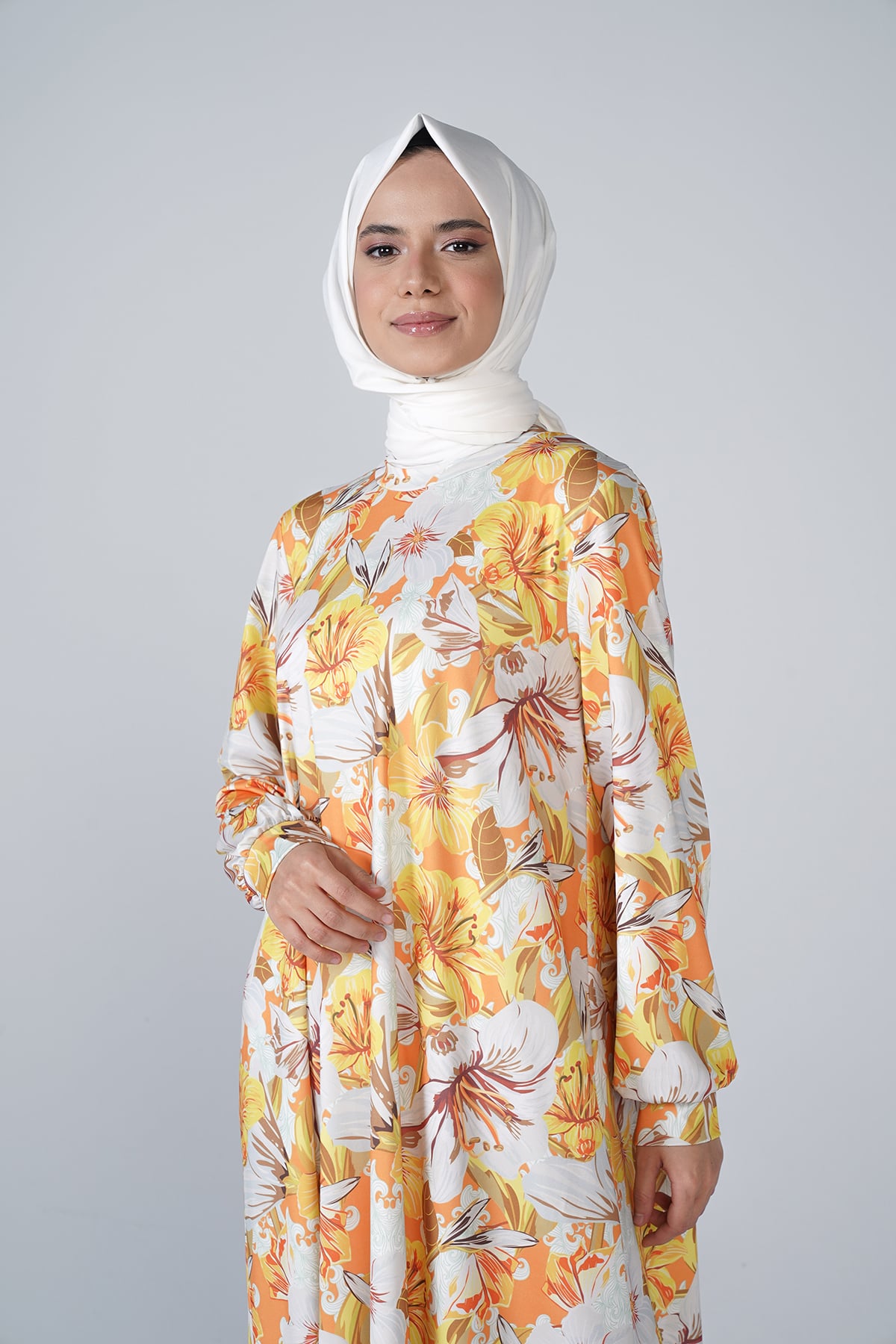 Sarı Lilyum Desen Mikro Kumaş Uzun Vera Elbise Sarı