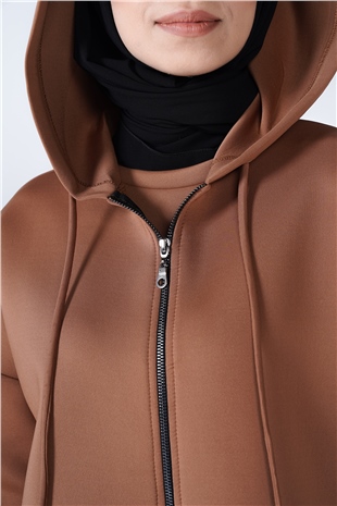 Puf Kumaş Kapşonlu Fermuar Ve Büzgü Detaylı Kap Taba