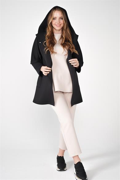 Puf Kumaş Kapüşonlu Cepli Yaka Çıtçıt Detaylı Nicole Kap Siyah