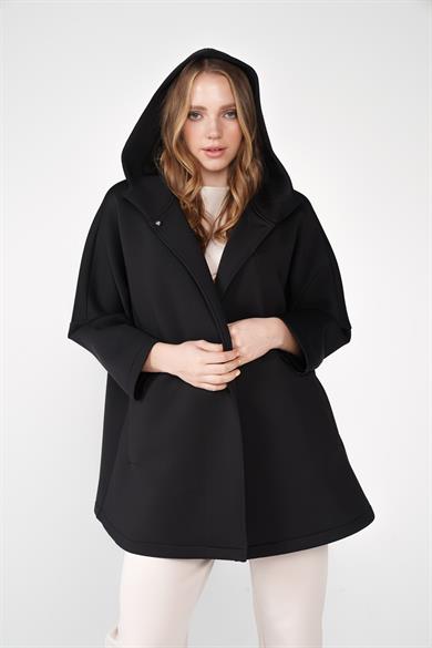 Puf Kumaş Kapüşonlu Cepli Yaka Çıtçıt Detaylı Nicole Kap Siyah