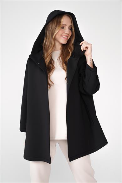 Puf Kumaş Kapüşonlu Cepli Yaka Çıtçıt Detaylı Nicole Kap Siyah