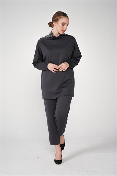 Scuba Kumaş Omuz Taş İşlemeli Tunik Ve Havuç Pantolonlu Shine İkili Takım Antrasit