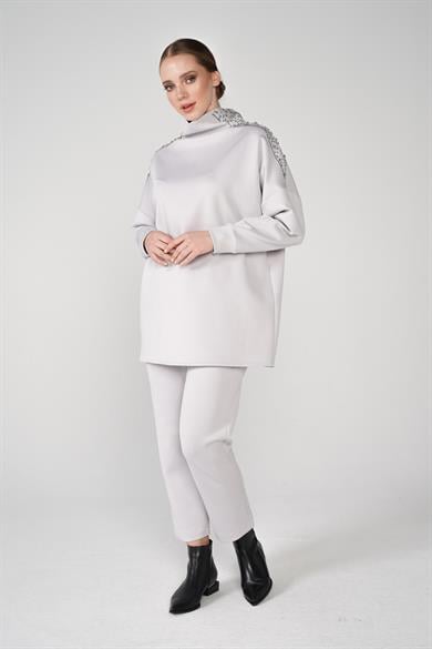 Scuba Kumaş Omuz Taş İşlemeli Tunik Ve Havuç Pantolonlu Shine İkili Takım Gri