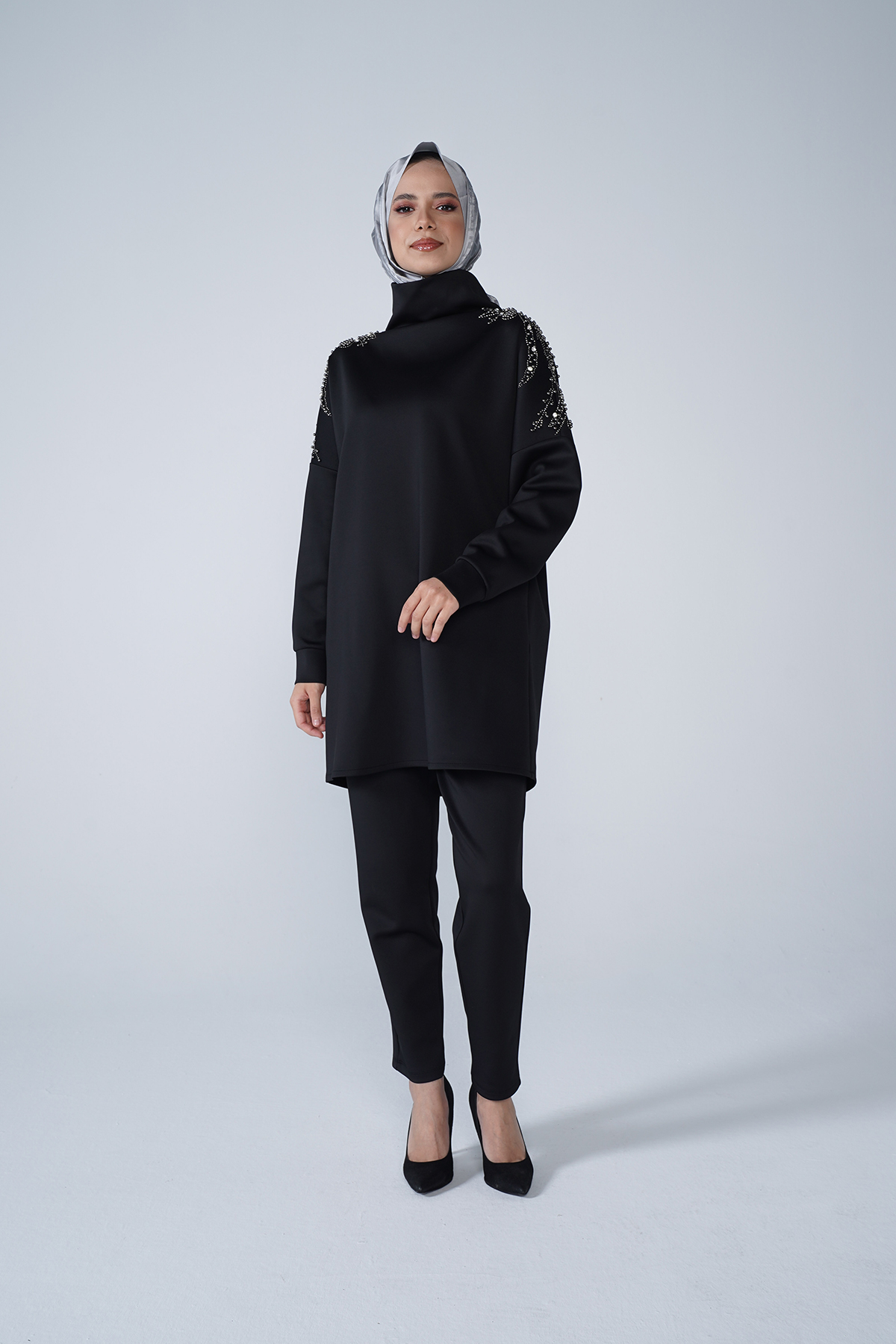 Omuz Taş İşlemeli Yüksek Yaka Diamond Tunik Siyah