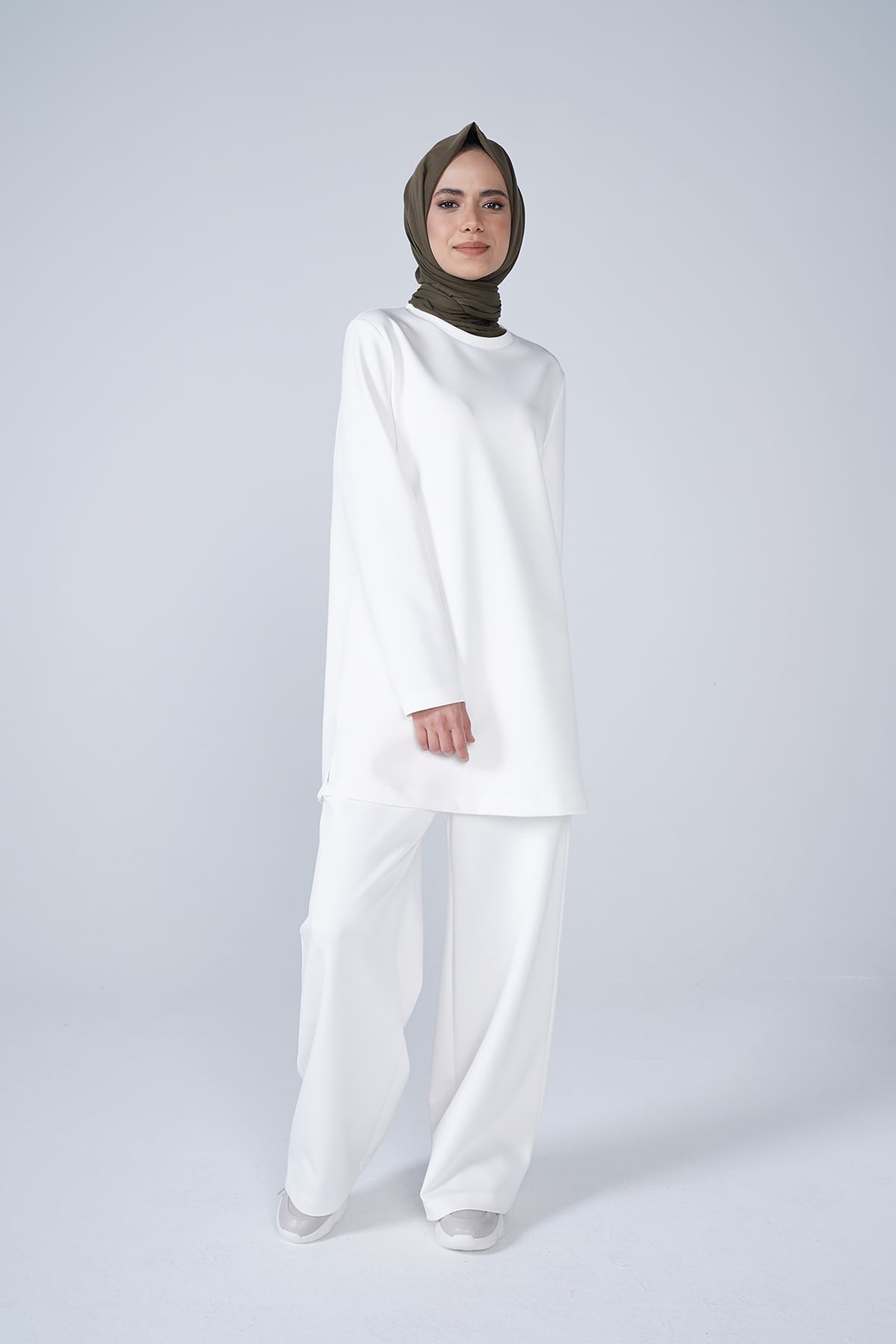 Scuba Kumaş Bisiklet Yaka Basic İkili Takım Beyaz