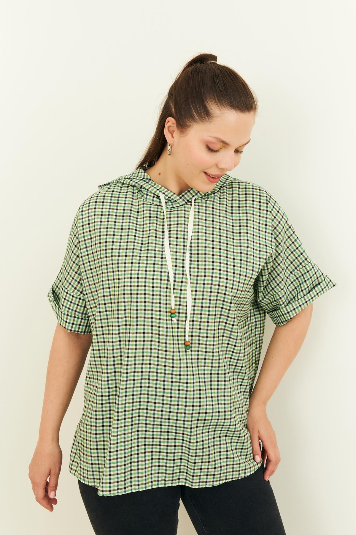 YEŞİL EKOSELİ KAPÜŞONLU BLUZ | curly