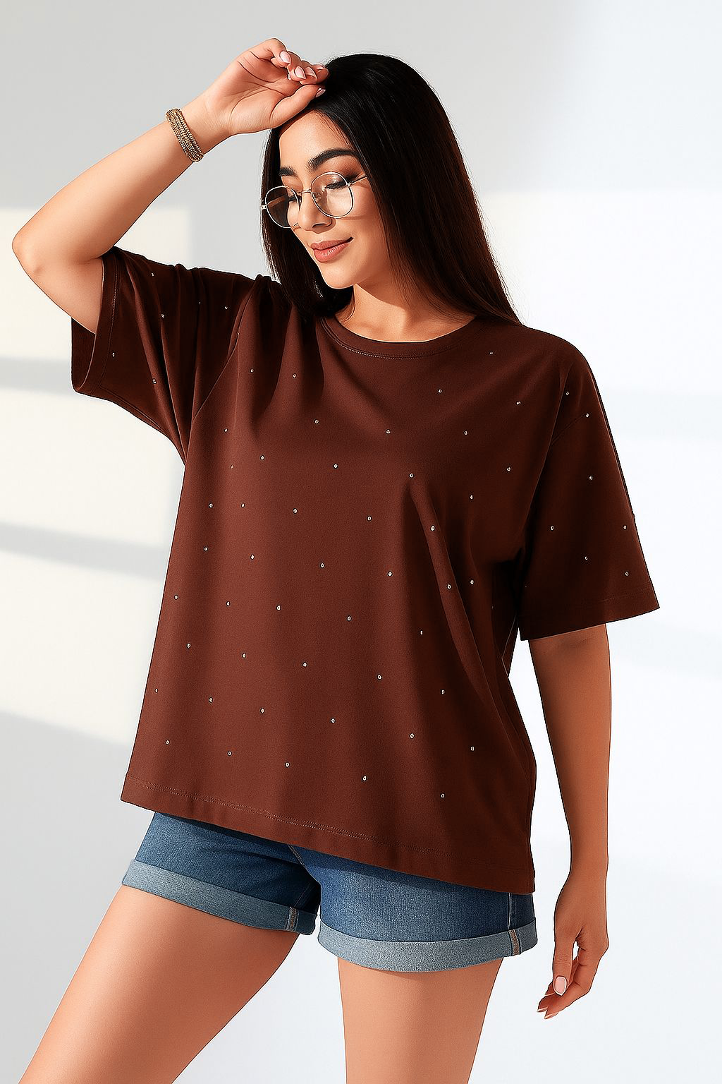 KAHVE TAŞLI KAYIK YAKA T-SHIRT | curly