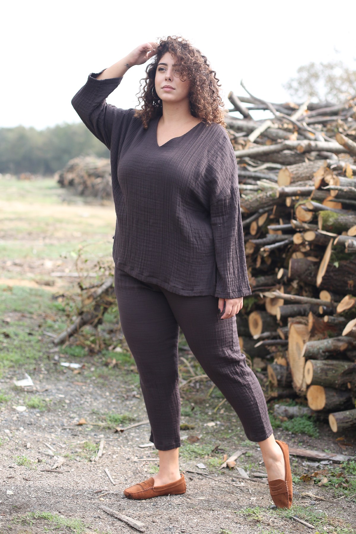 KAHVERENGİ V YAKA BLUZ | curly