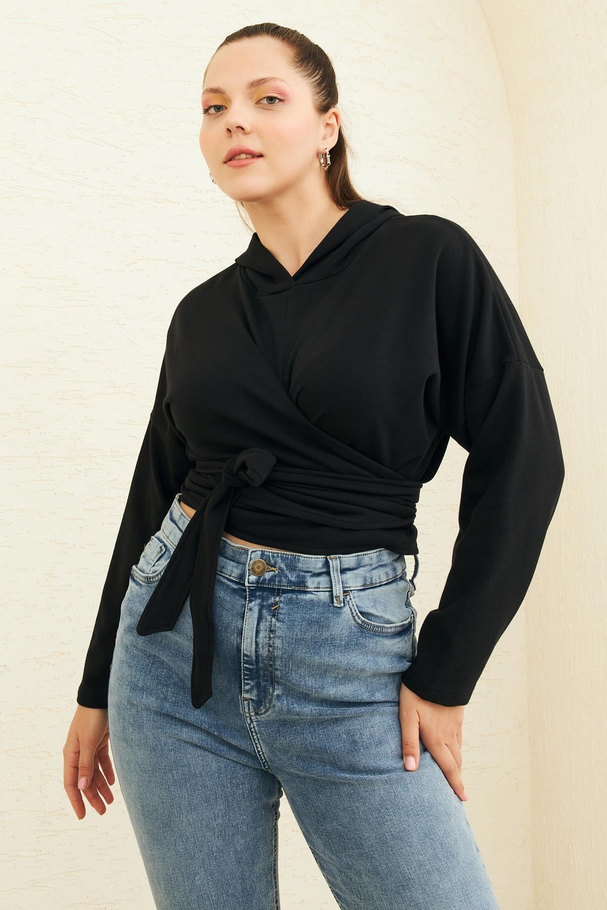 SİYAH ÖNÜ BAĞLAMALI SWEATSHIRT | curly