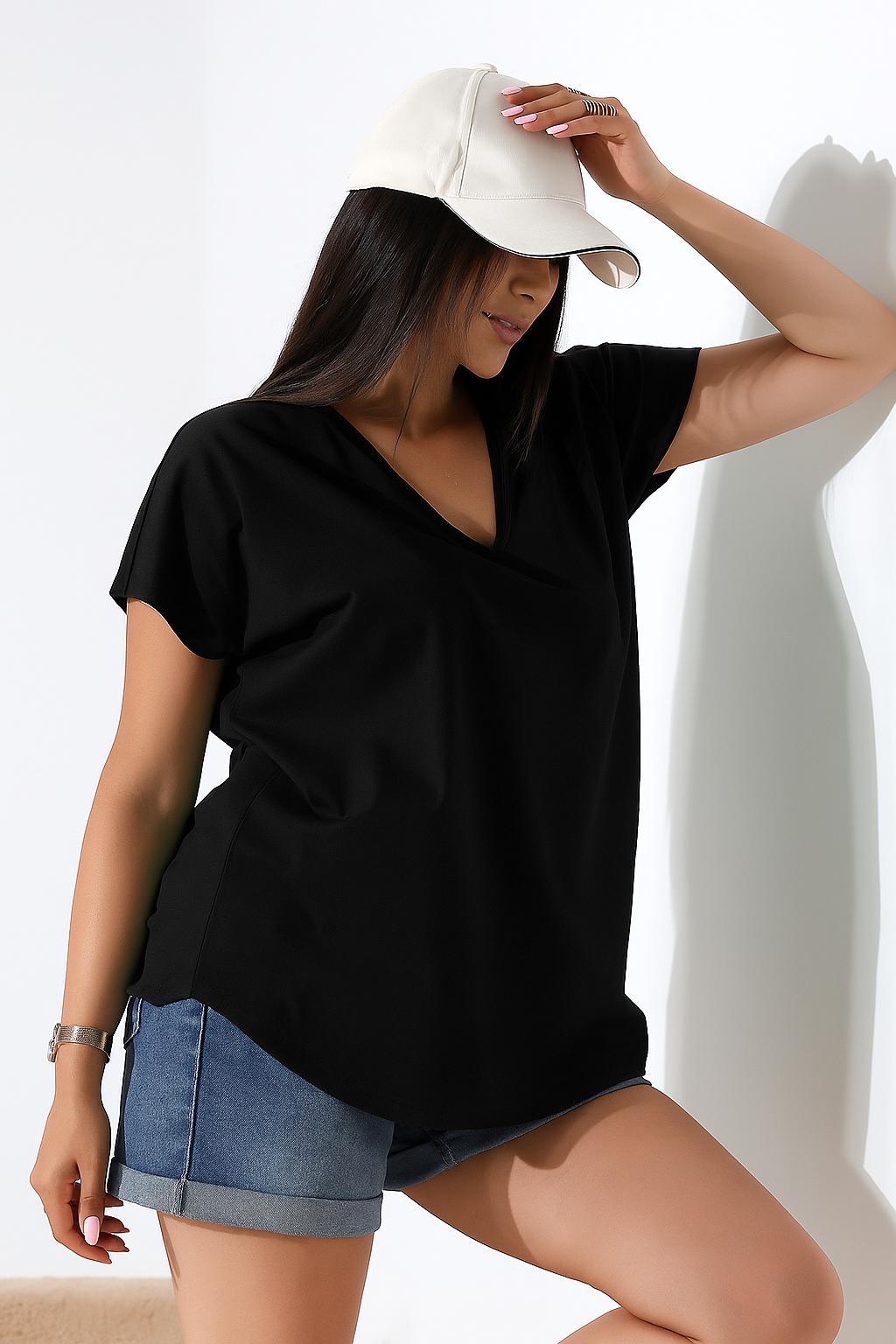 SİYAH V YAKA T-SHIRT | curly