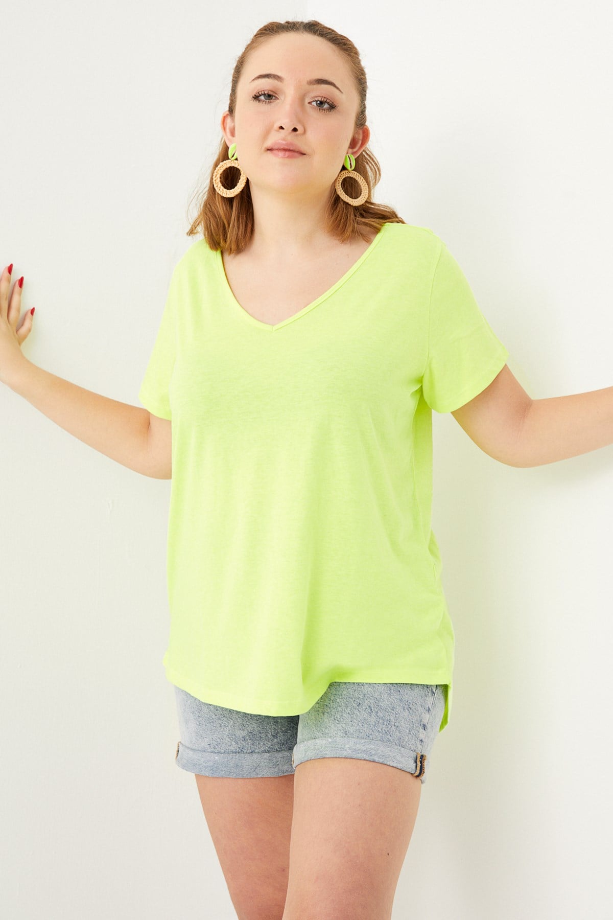 YEŞİL NEON SIRTI ÇAPRAZ T-SHIRT | curly