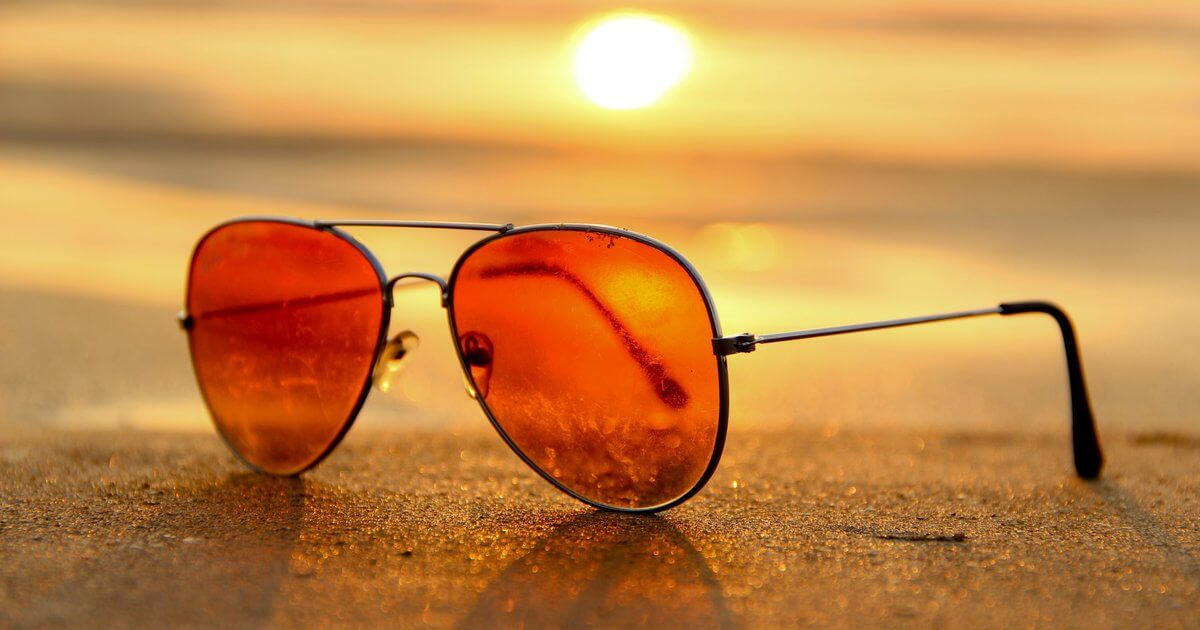 Plaj Kombinlerinin En Şık Parçası: Güneş Gözlüğü