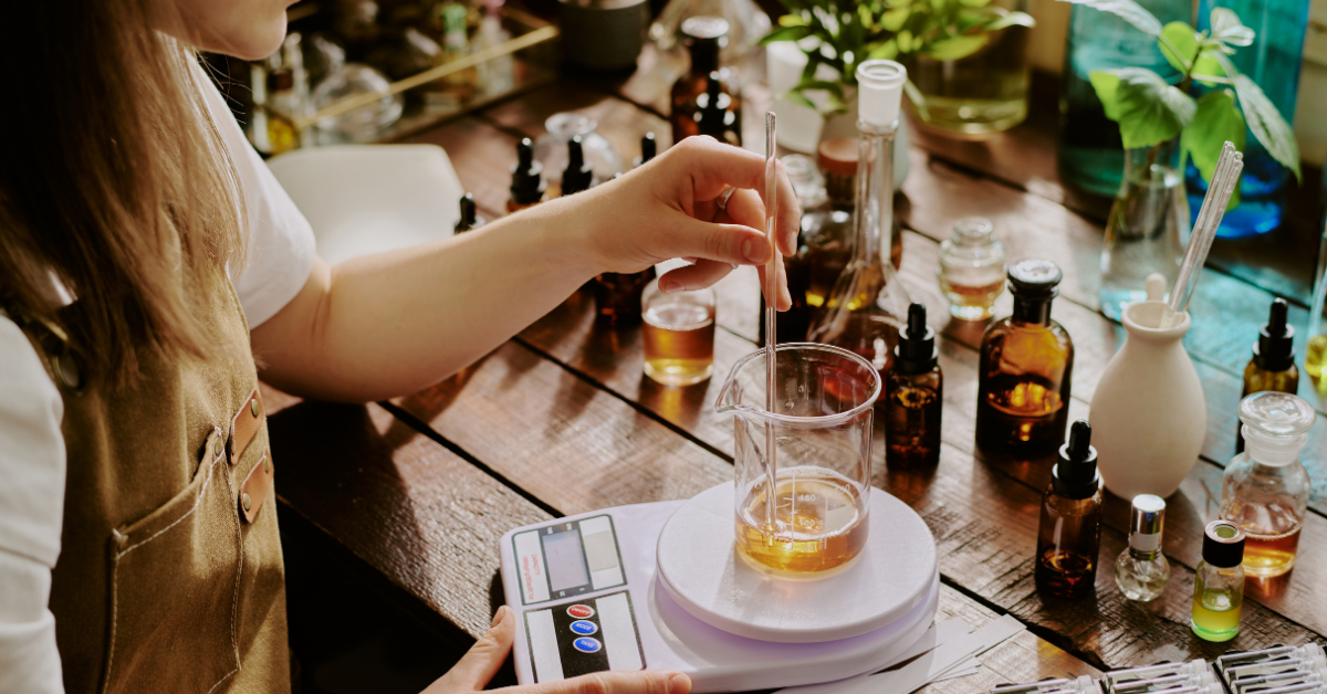 Maserasyon Yağı Nedir? Bitkisel Maserasyon Yöntemi ve Kullanım Alanları