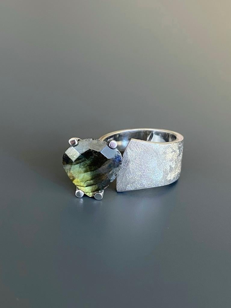Labradorite Taşlı Tasarım Yüzük