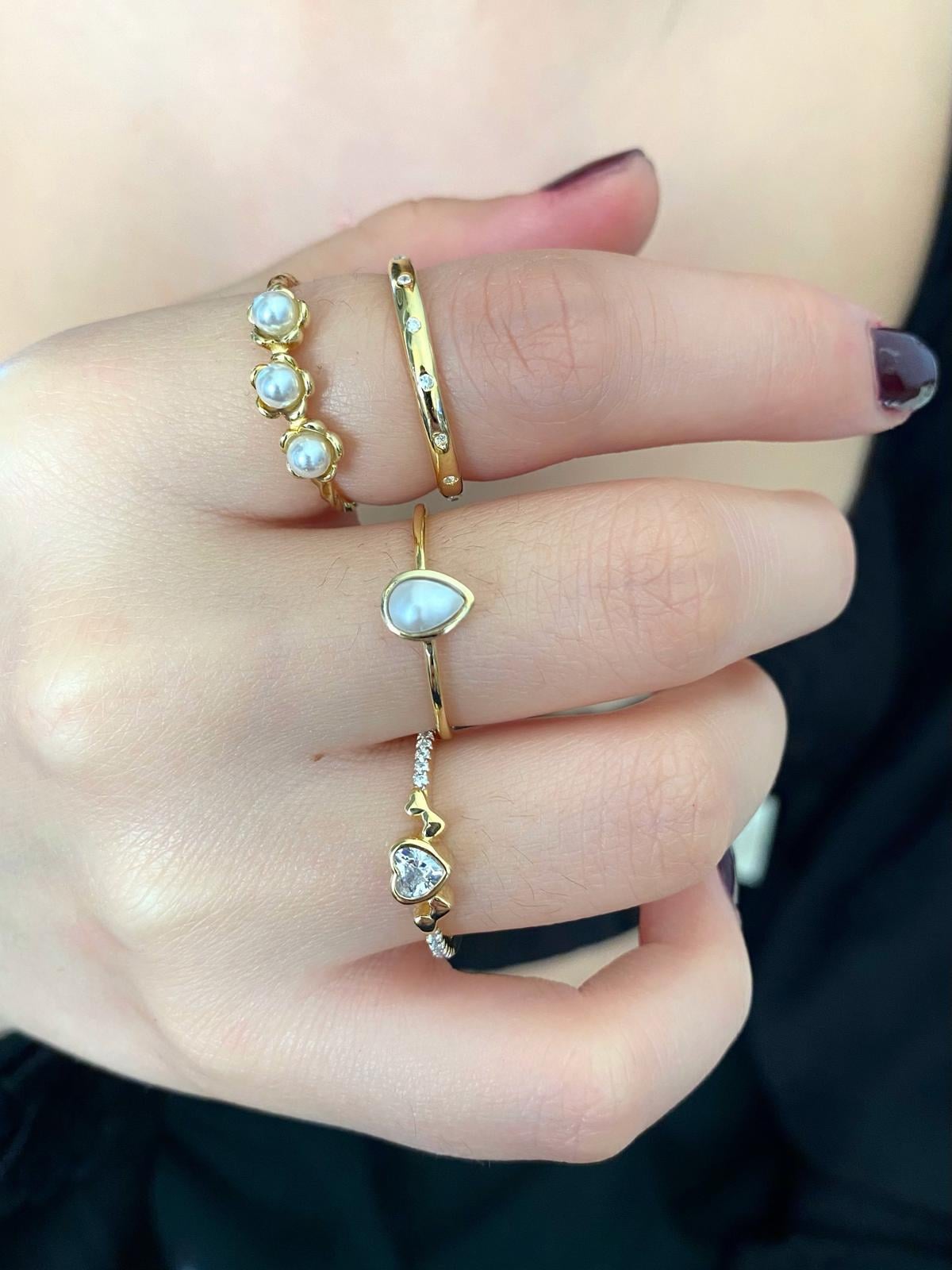 Üç İncili Yüzük