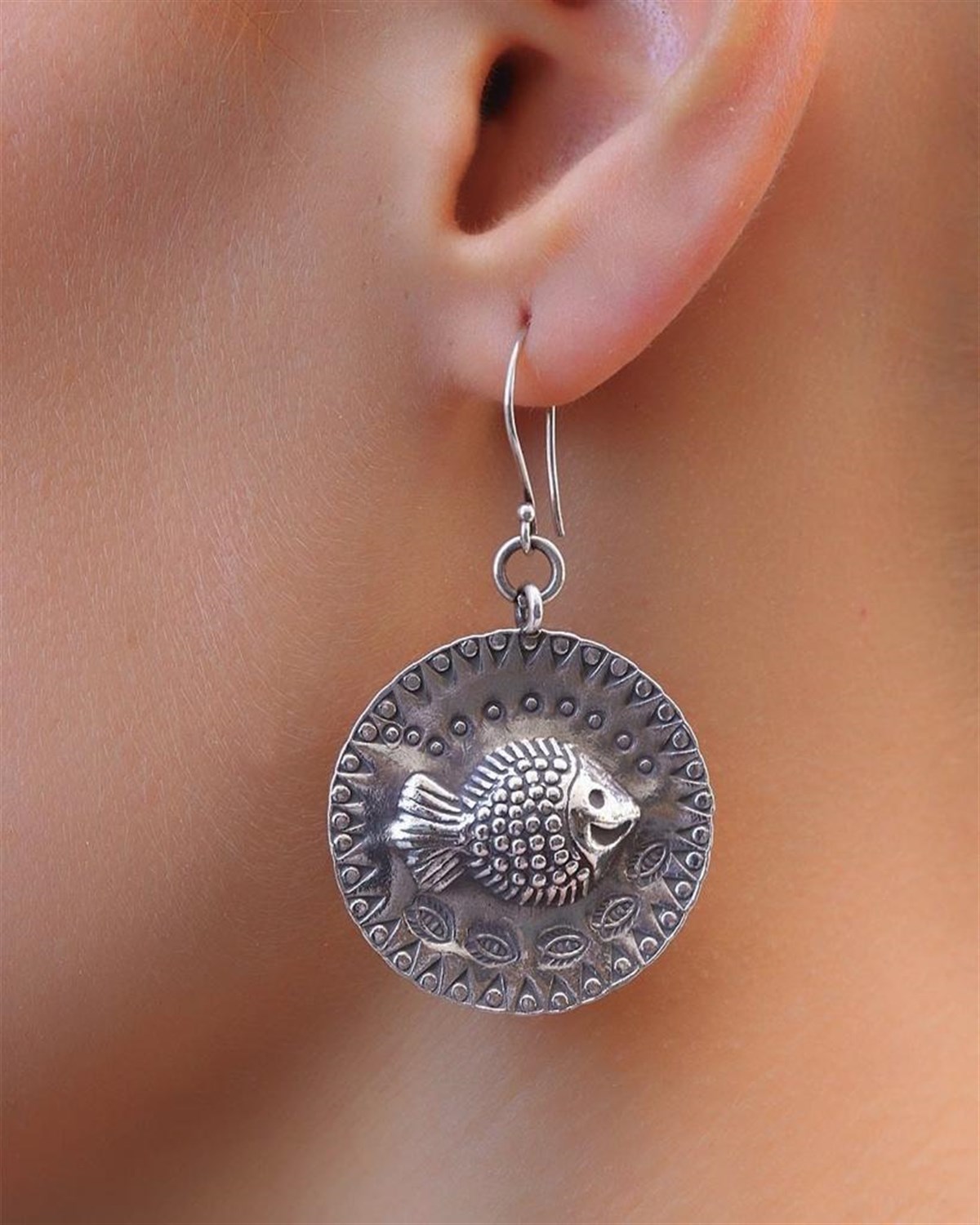 El Yapımı Yuvarlak Balık Küpe