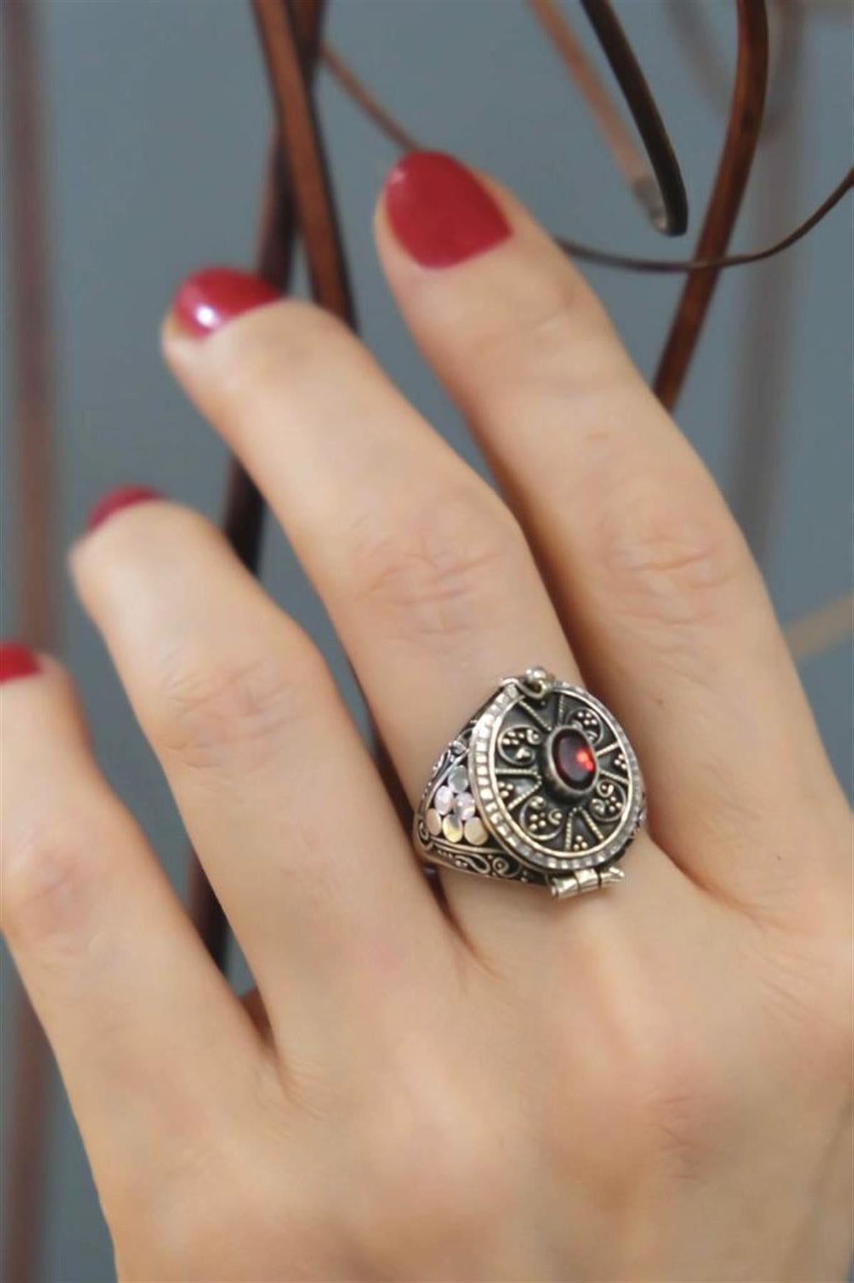 Malahit Taşlı Taç Yüzük