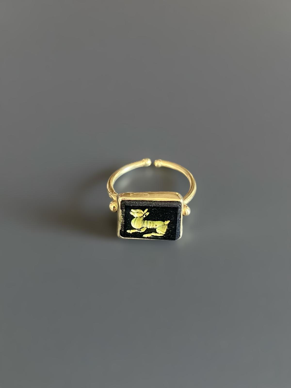 Oniks Taşlı Mitolojik Yüzük