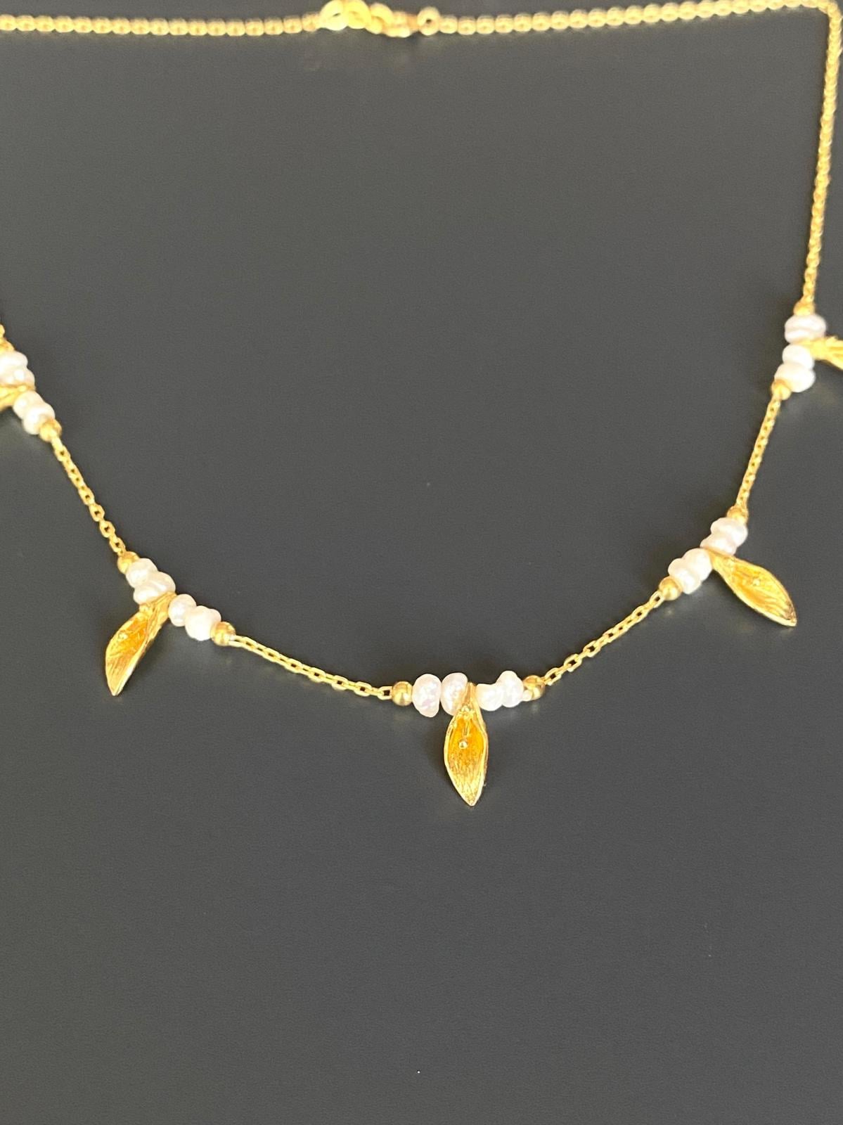 İncili Zambak Kolye