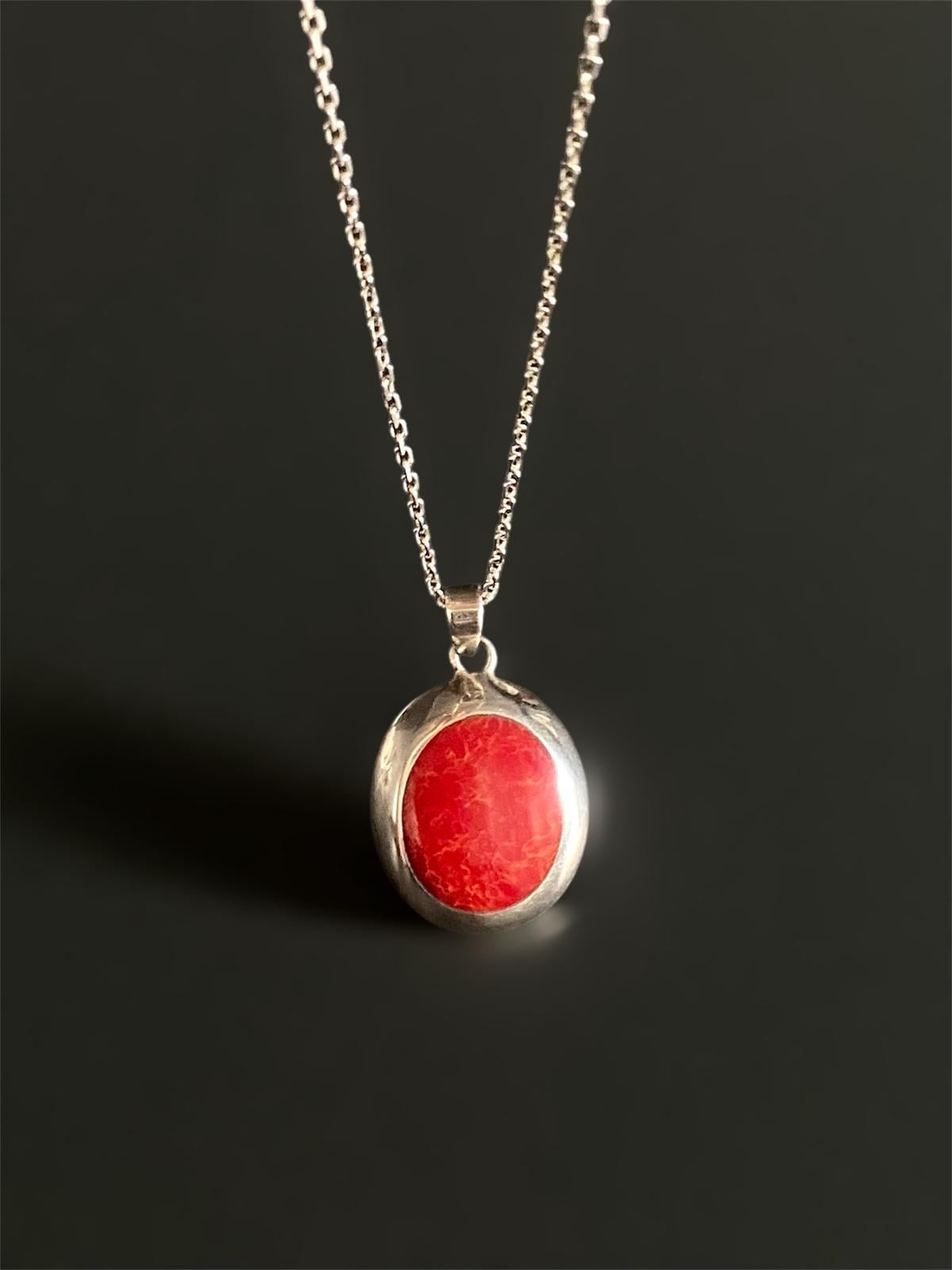 Oval Mercan Taşlı Kolye