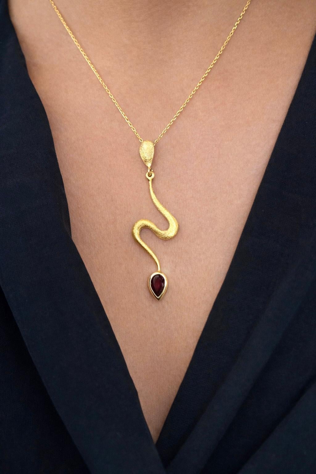 Tasarım Garnet Kolye