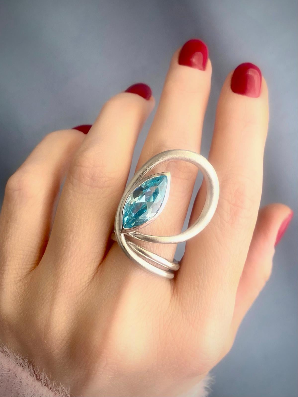 Mekik Blue Topaz Yüzük