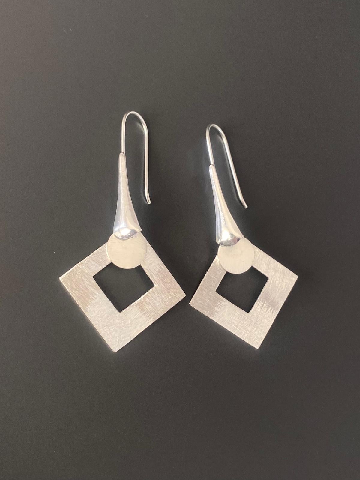 Kübik Tasarım Küpe