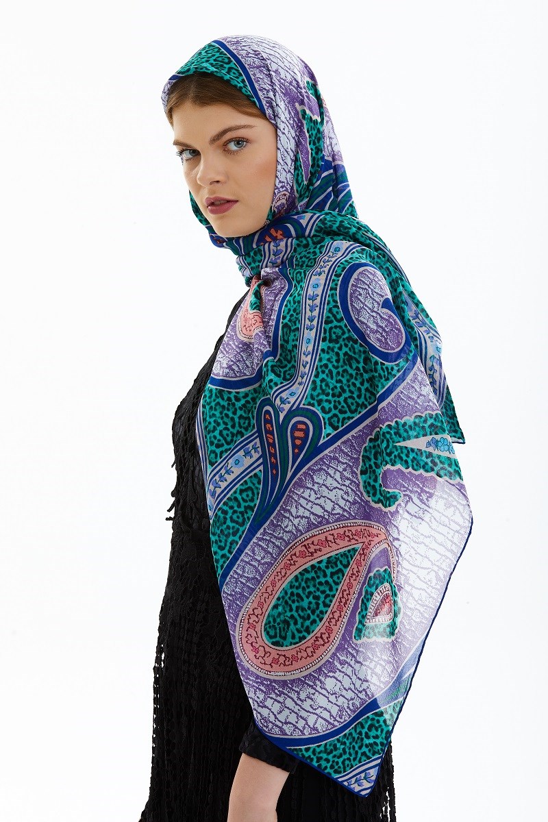 İTALYAN ŞİFON SERİMandala Desen İtalyan Şifon Seri Eşarp Askısı İle Birlikte 140x140 cm