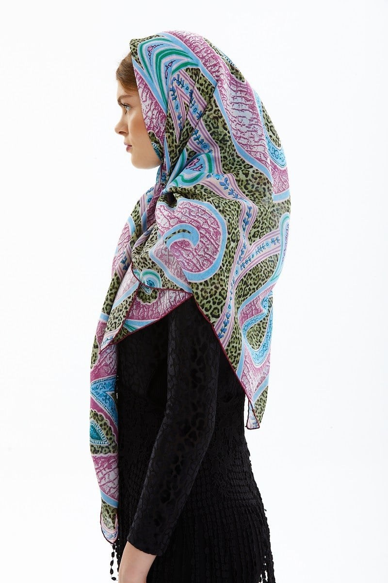 İTALYAN ŞİFON SERİMandala Desen İtalyan Şifon Seri Eşarp Askısı İle Birlikte 140x140 cm