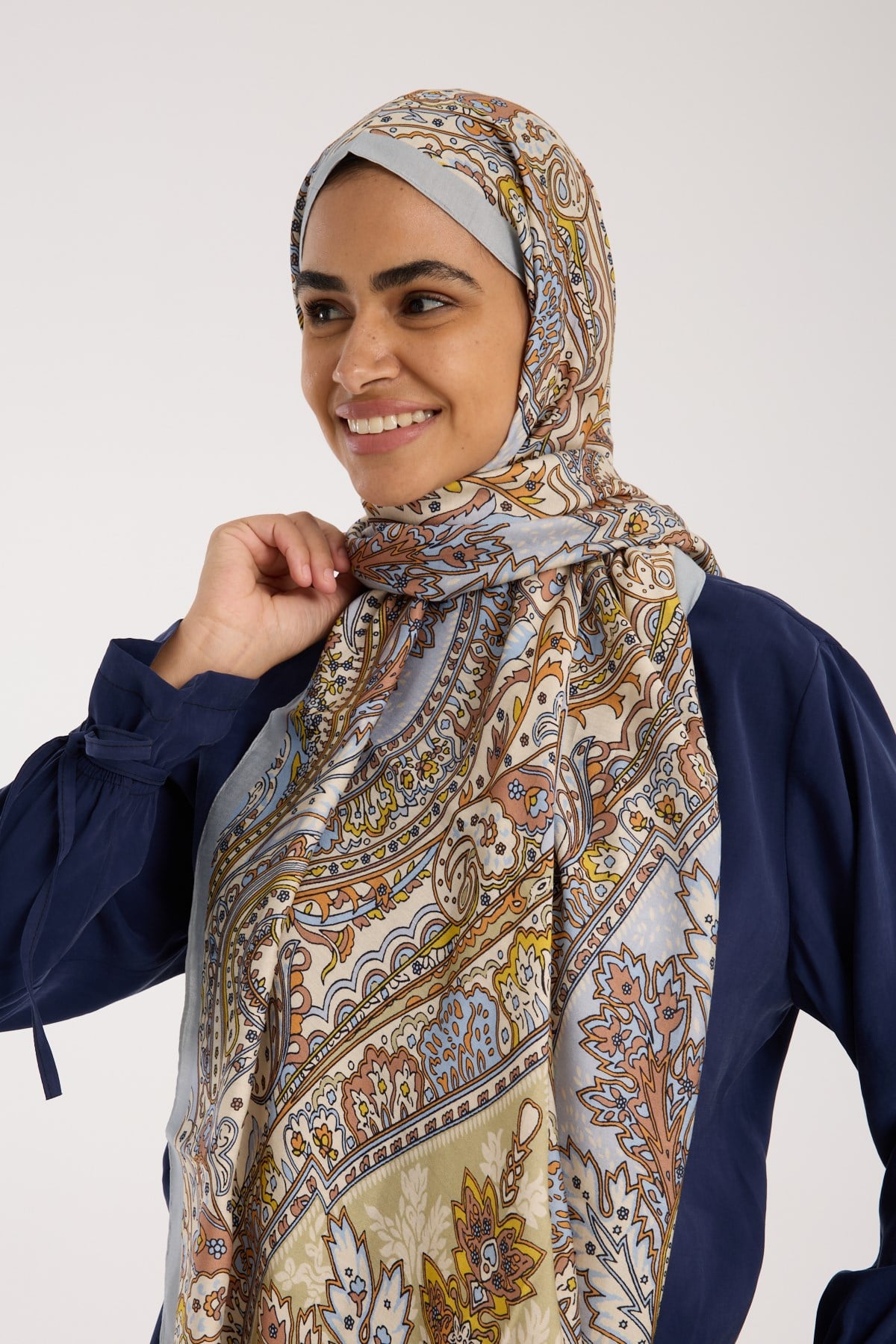 ŞALDesenli Modal Seri Şal Askısı İle Birlikte 75x200 cm