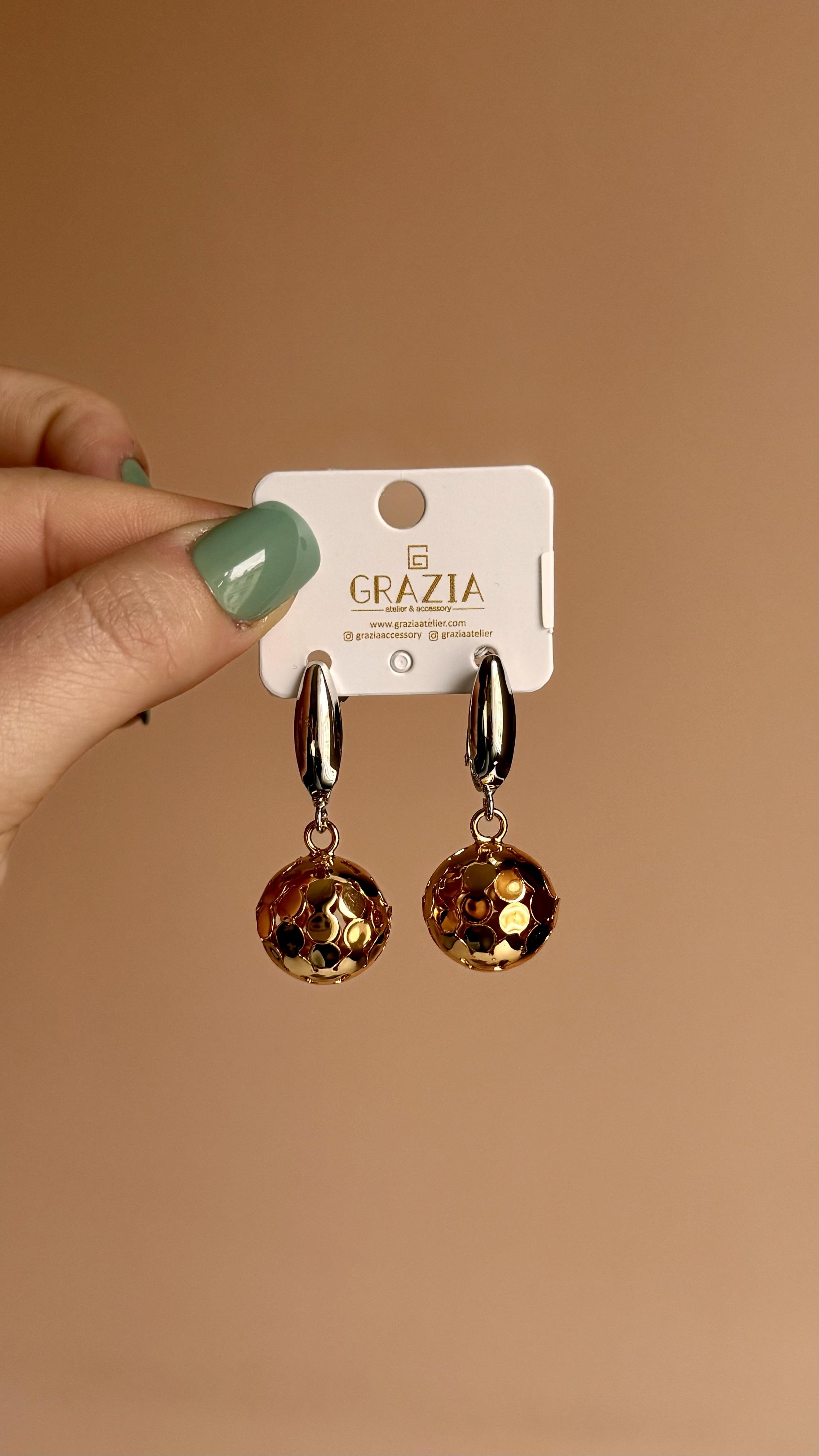 Çift renk parçalı top küpe