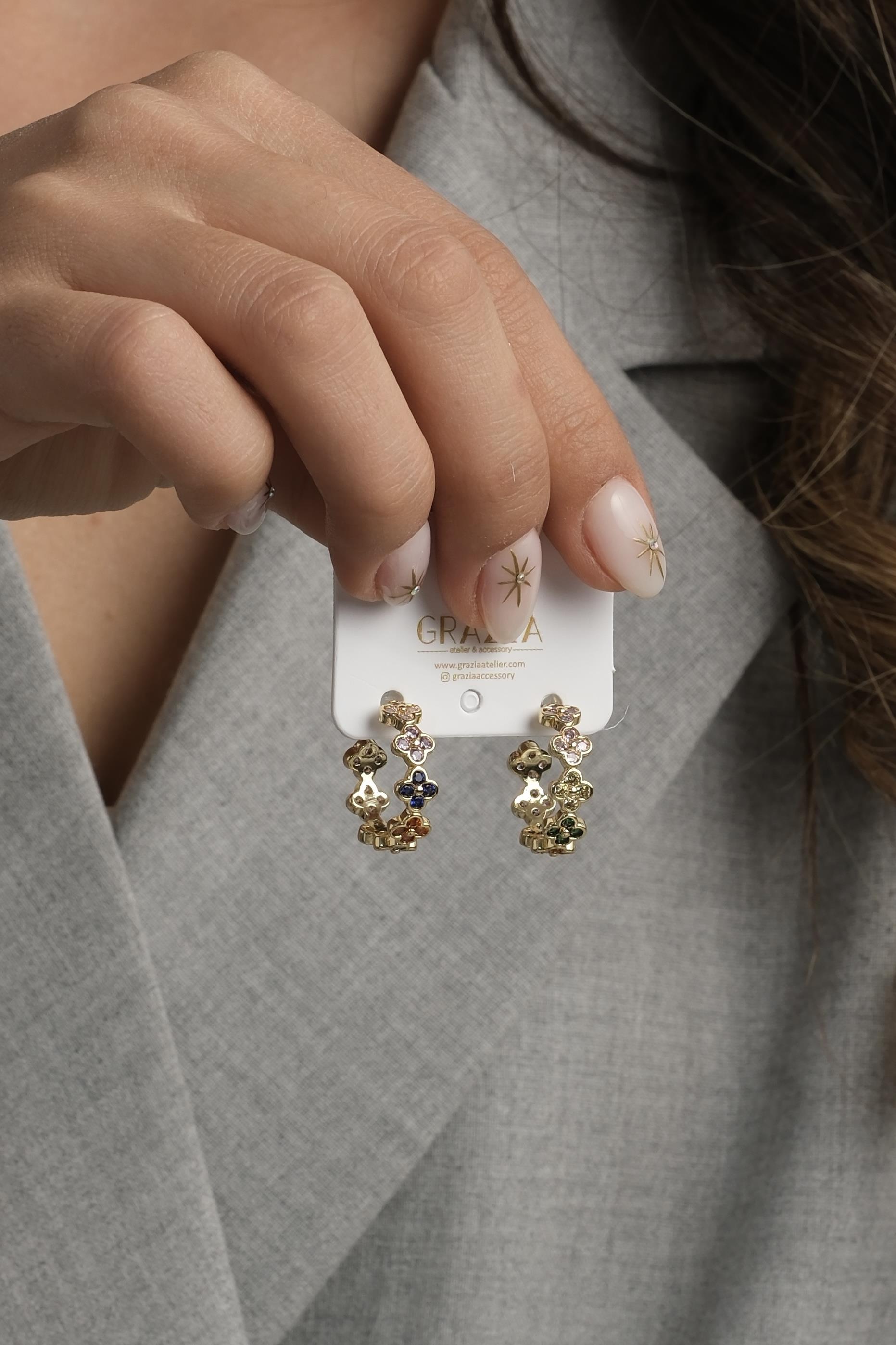 Renkli Marka Yonca Küpe