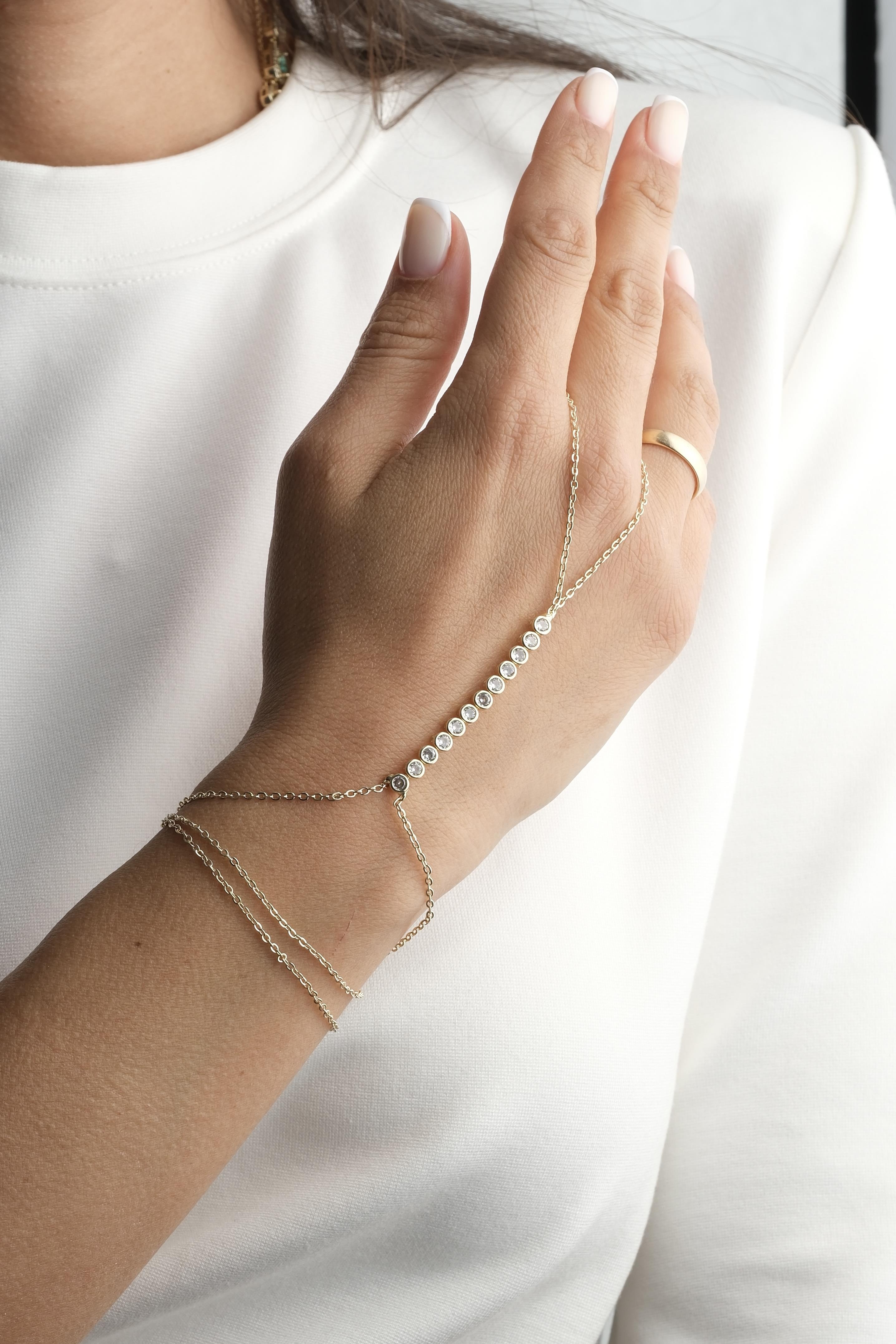 Yuvarlak Gömme Taşlı Şahmeran