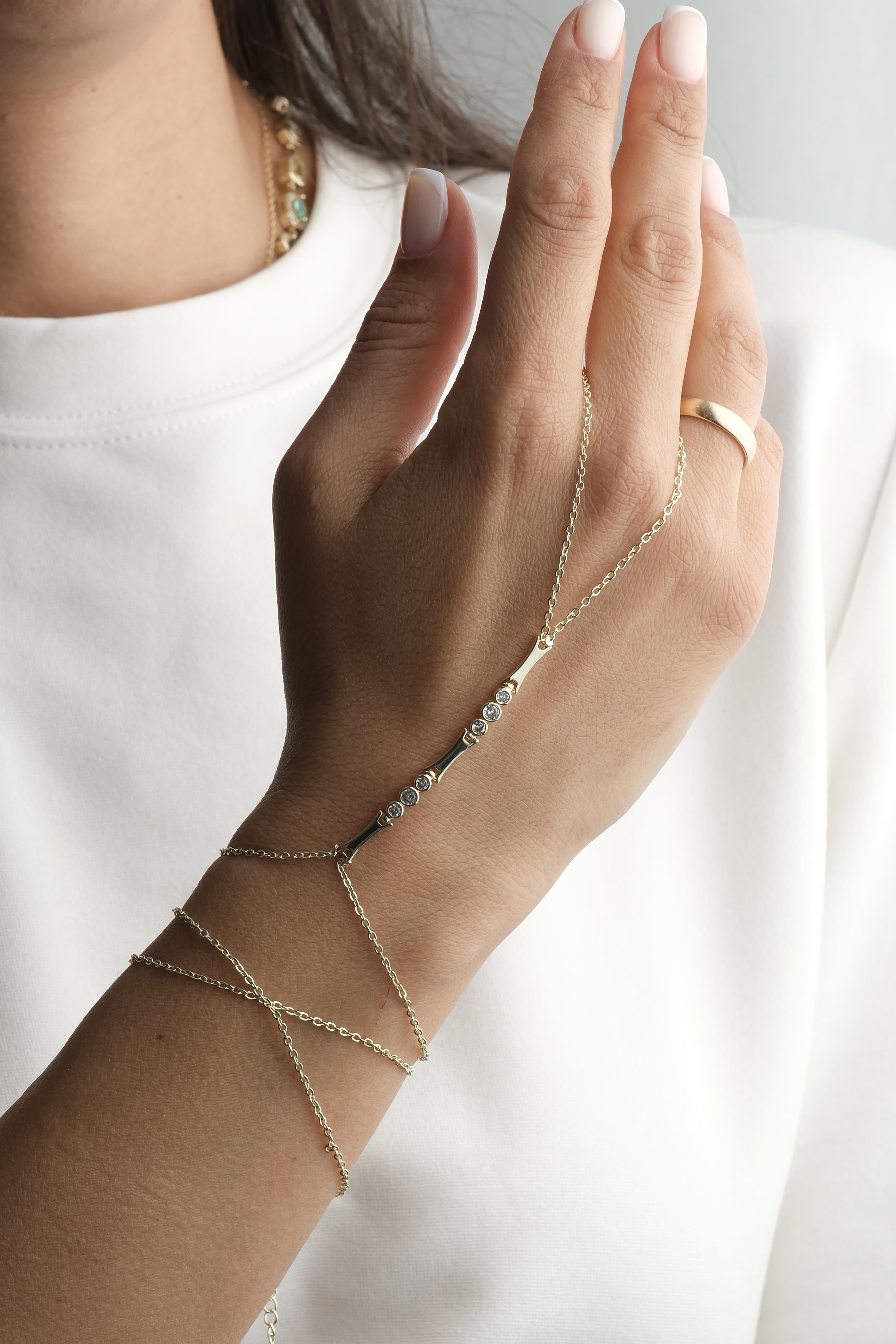 Zarif Kuyum Model Taşlı Şahmeran