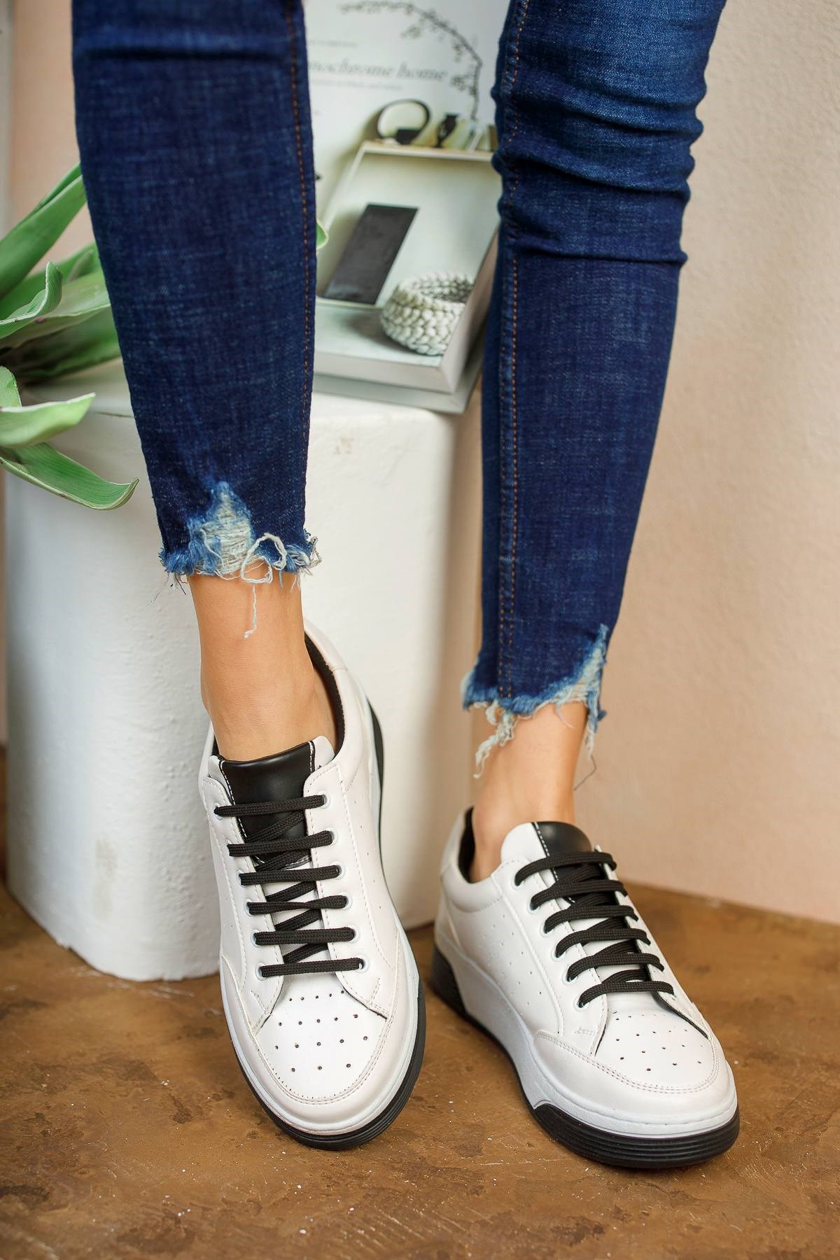 GİNATA'' Taban ve Bağcık Detaylı Beyaz ve Siyah Renk Spor Ayakkabı - Penne  Shoes