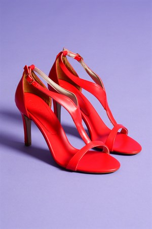 ''CARLY'' İnce Yüksek Topuklu Ayakkabı Kırmızı - Penne ShoesTOPUKLU MODELLERPENNEW1239-6040PENNE''CARLY'' İnce Yüksek Topuklu Ayakkabı Kırmızı