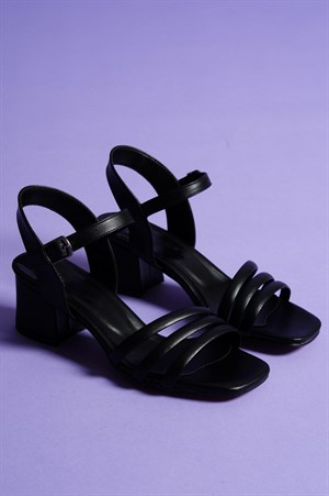DESTİE Kısa Kalın topuklu Ayakkabı Siyah - Penne ShoesTOPUKLU MODELLERPENNEW1223-3010PENNEDESTİE Kısa Kalın topuklu Ayakkabı Siyah