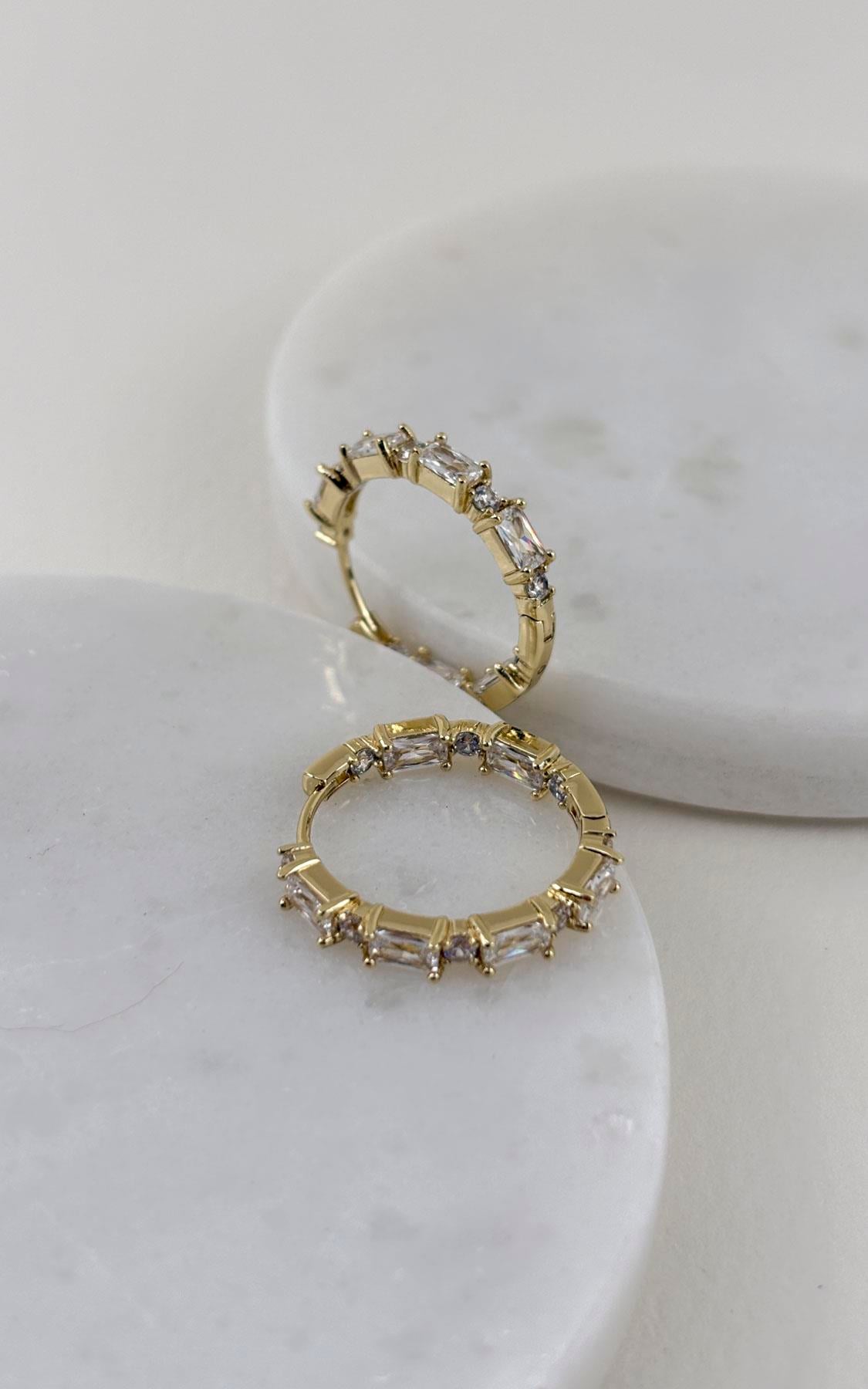 Baget Taşlı Halka Küpe