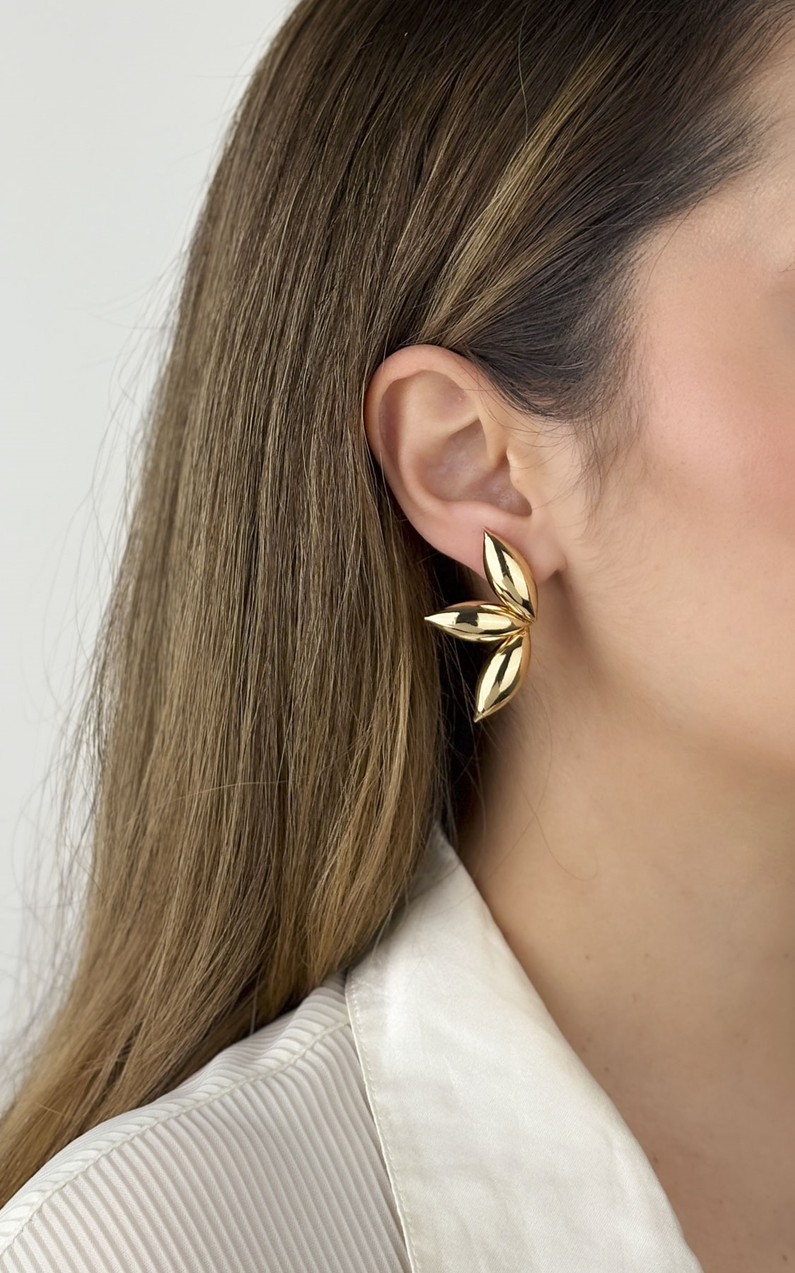 Bombeli Oval Formlu Küpe