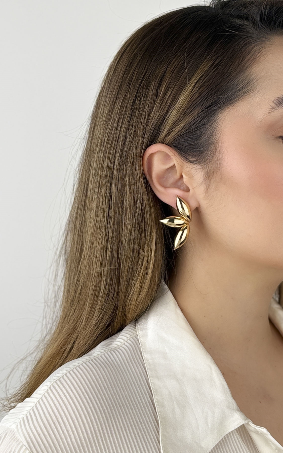 Bombeli Oval Formlu Küpe