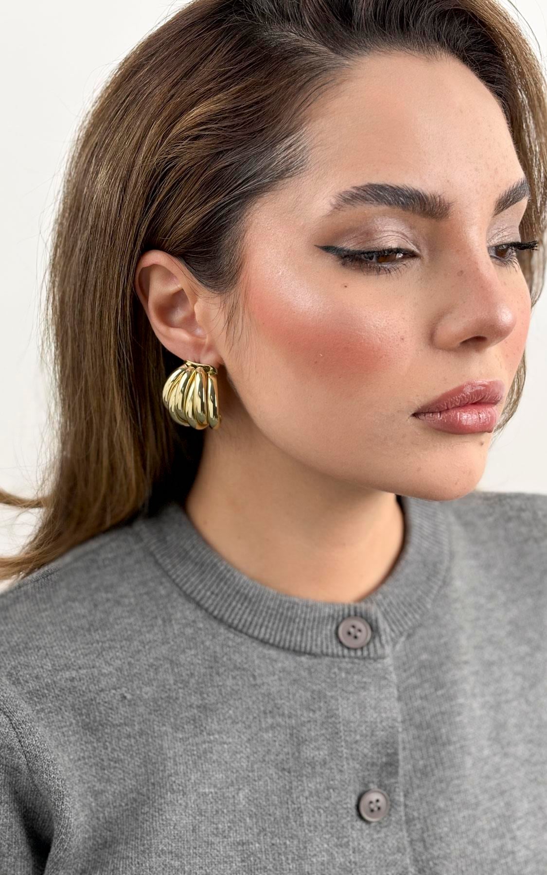 Bombeli Şerit Sıralı Küpe