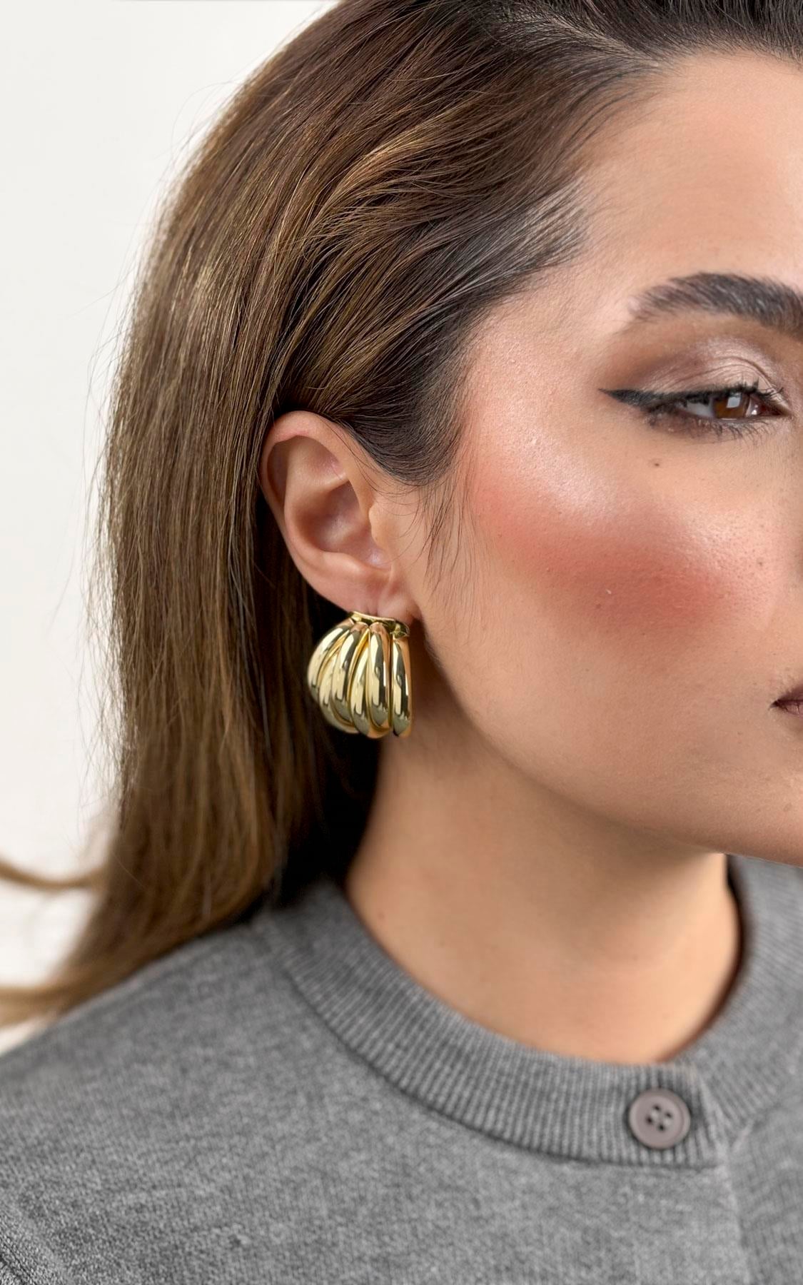 Bombeli Şerit Sıralı Küpe