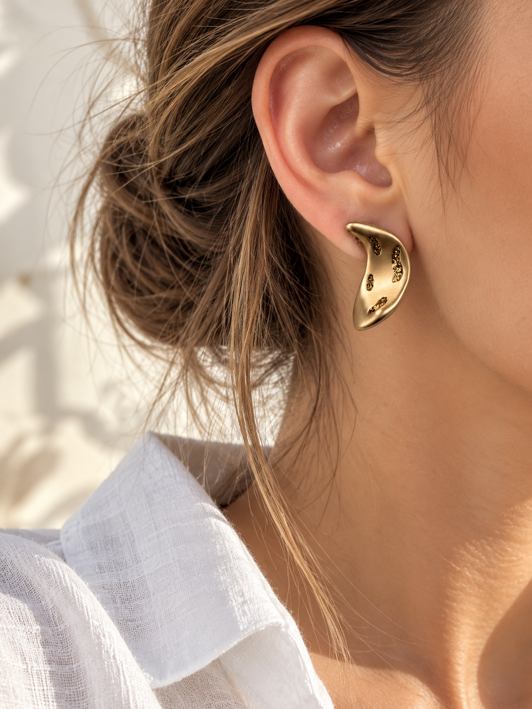 Dokulu Damla Formlu Gold Küpe