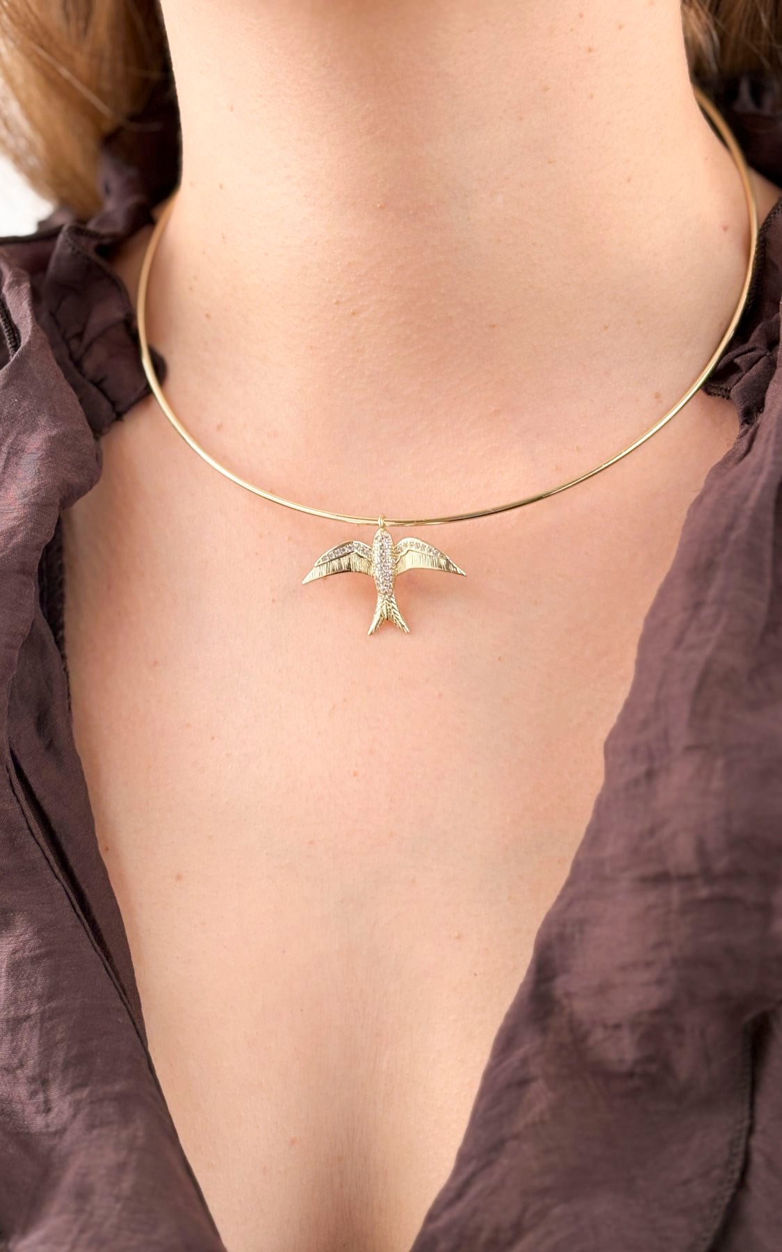 Kuş Figürlü Taş Detaylı Choker Kolye 